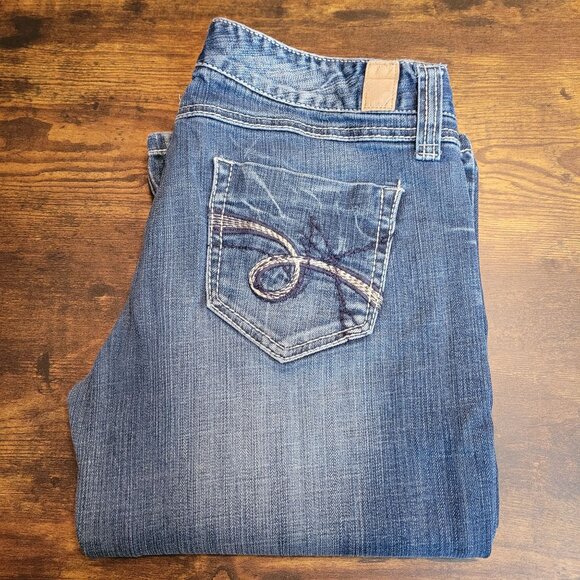 Maurices Jeans Size 10 Bootcut Low Rise Thick Stitch Medium Dark Wash Denim - Picture 3 of 10